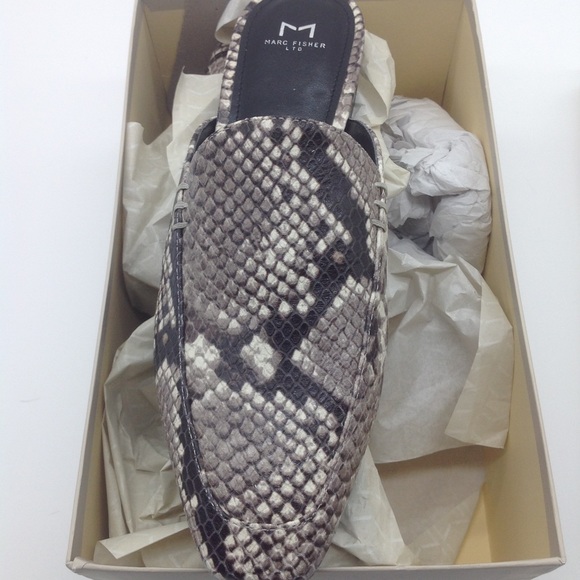 Marc Fisher Slip on Mule Black Snake Print - Picture 2 of 5